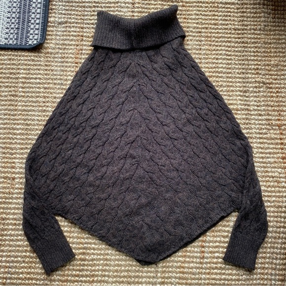 NWOT Alpaca Peru One Size Cable Knit Cowl Neck Poncho Sweater Dark Brown Wool - Picture 2 of 6